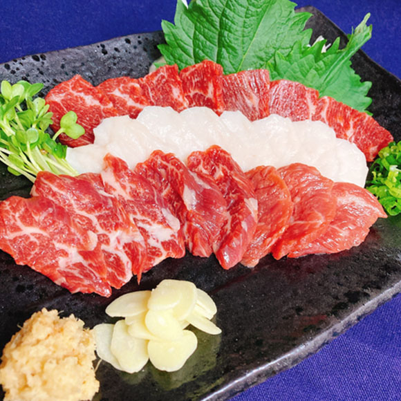 自慢の馬肉料理！熊本直送の馬肉のみを使用しております